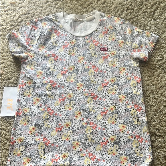 Levi's Gray and Yellow Short Sleeve Tee with Subtle Branding - Picture 1 of 7